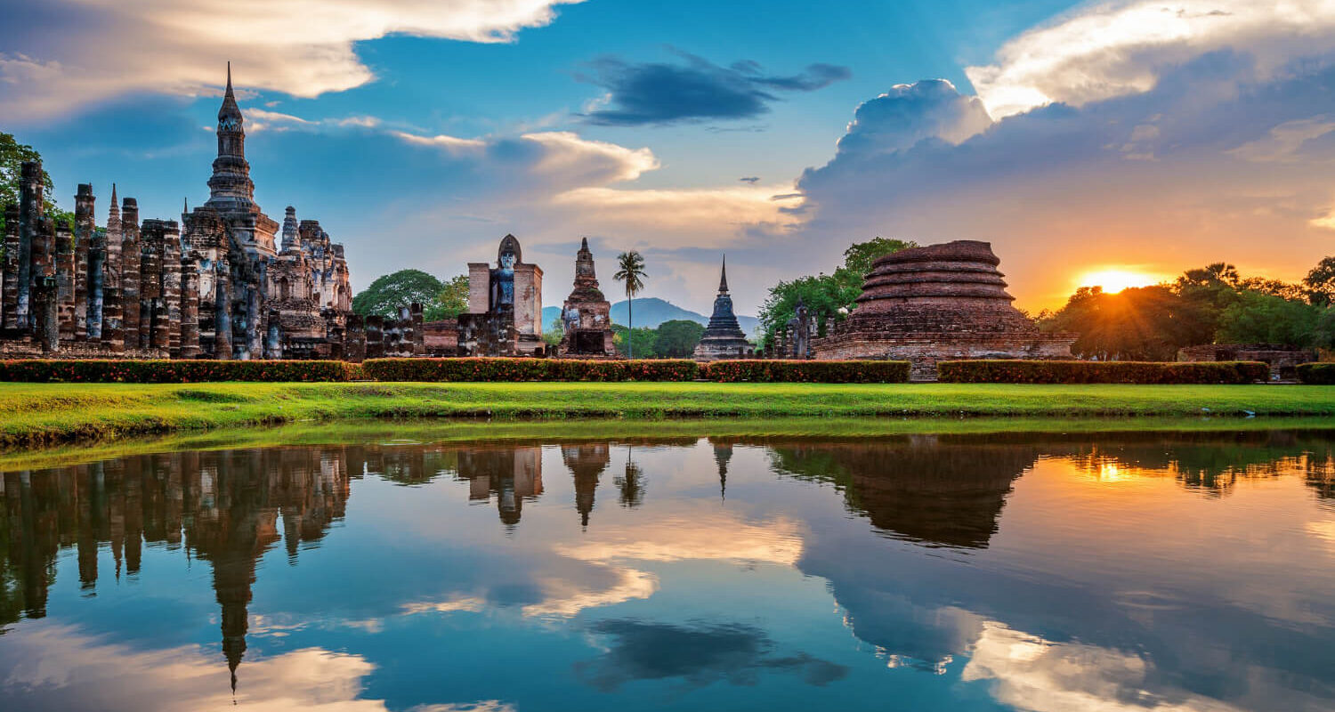 buddha statue wat mahathat temple precinct sukhothai historical park: Vietnam Travel Tips 2024